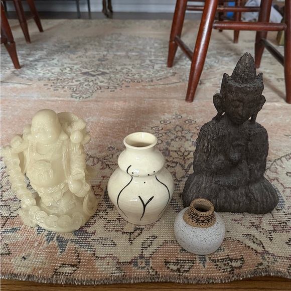 Set of Decorative Figurines and Vases - Picture 1 of 2